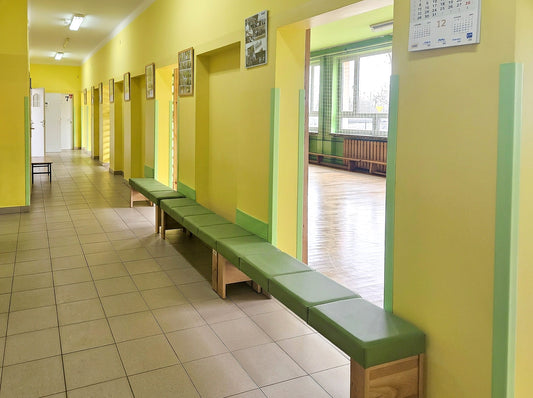 7 ławek NORA w Woli Przemykowskiej – prosty ruch, większy porządek